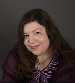 Yulia Applewood Psychic Medium Salem Witch