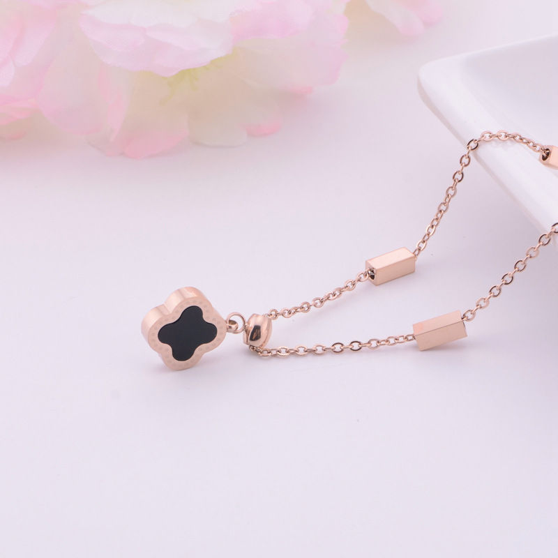 Thumbnail: Fashion Rose Gold Titanium Steel Clavicle Necklace