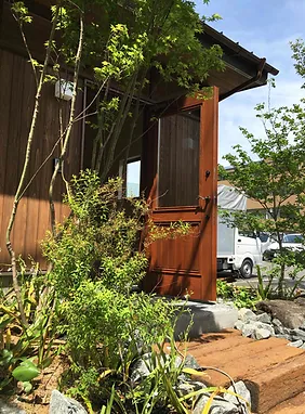こんな家をつくります 水と木の間で こんな家をつくります 水と木の間で