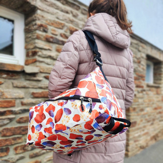 the "fantastic bag" worn over the shoulder in terrazzo design by lenes_linien