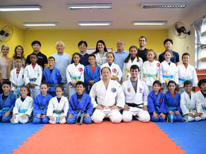 Hirotaka Okada elogia trabalho pedagógico desenvolvido por Saimon Magalhães