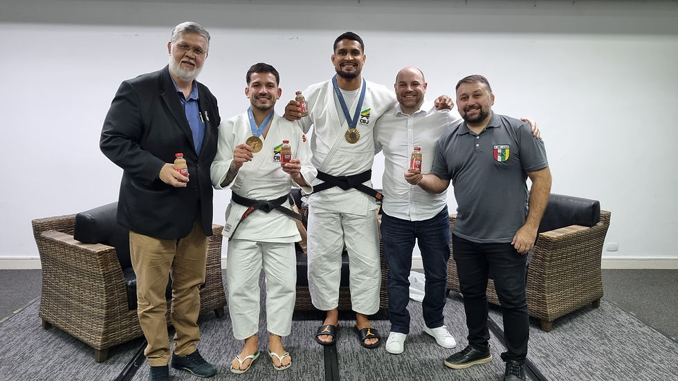 Helder Faggion, Daniel Cargnin, Leonardo Gonçalves, Guilherme e João Derly