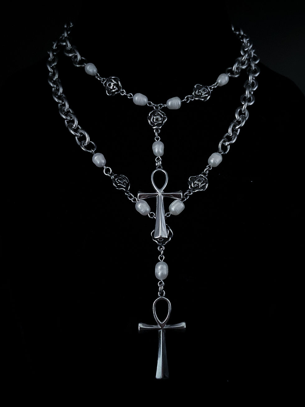Thumbnail: Chunky Rose and Pearl Necklace