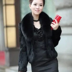 الصورة المصغرة: High Quality Winter Warm Fluffy Faux Fur Coats Jackets Women Furry Short Faux