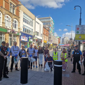 A group litter pick in Southend High Street