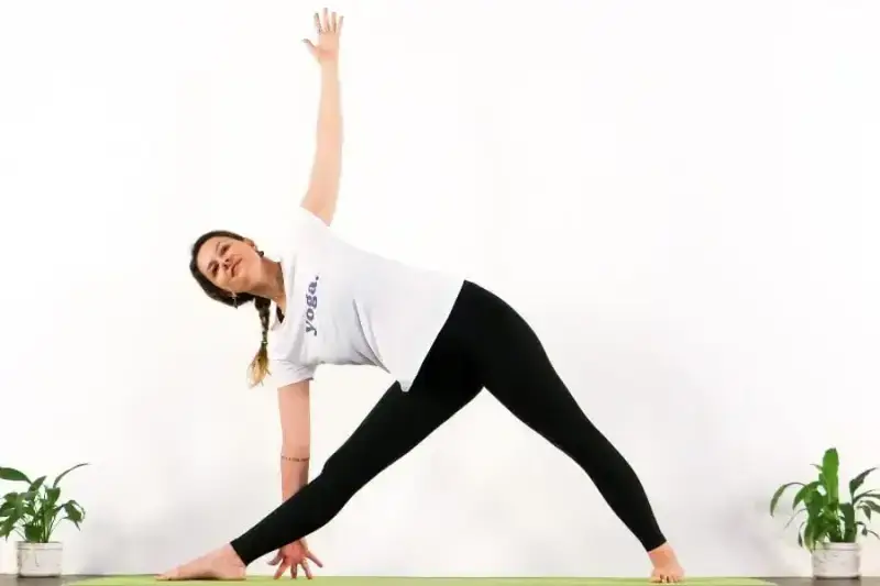 Marcela Marin no Curso de Vinyasa Yoga do Instituto Ísvara