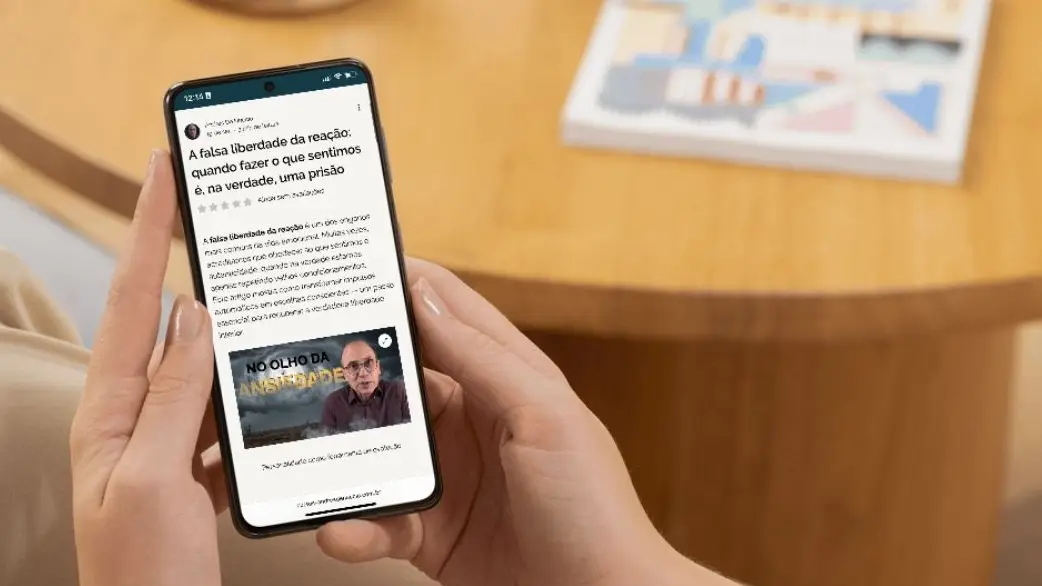 Blog Andrés De Nuccio, leitura no telemóvel
