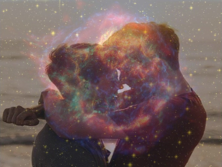 A Homogeneous Universe of Constant Mass and Growing Radius Accounting for the Radial Velocity of Extragalactic Nebulae
