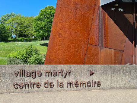 Oradour-sur-Glane (Erinnerungszentrum) und Musical "Mademoiselle Marie" (Cadolzburg)