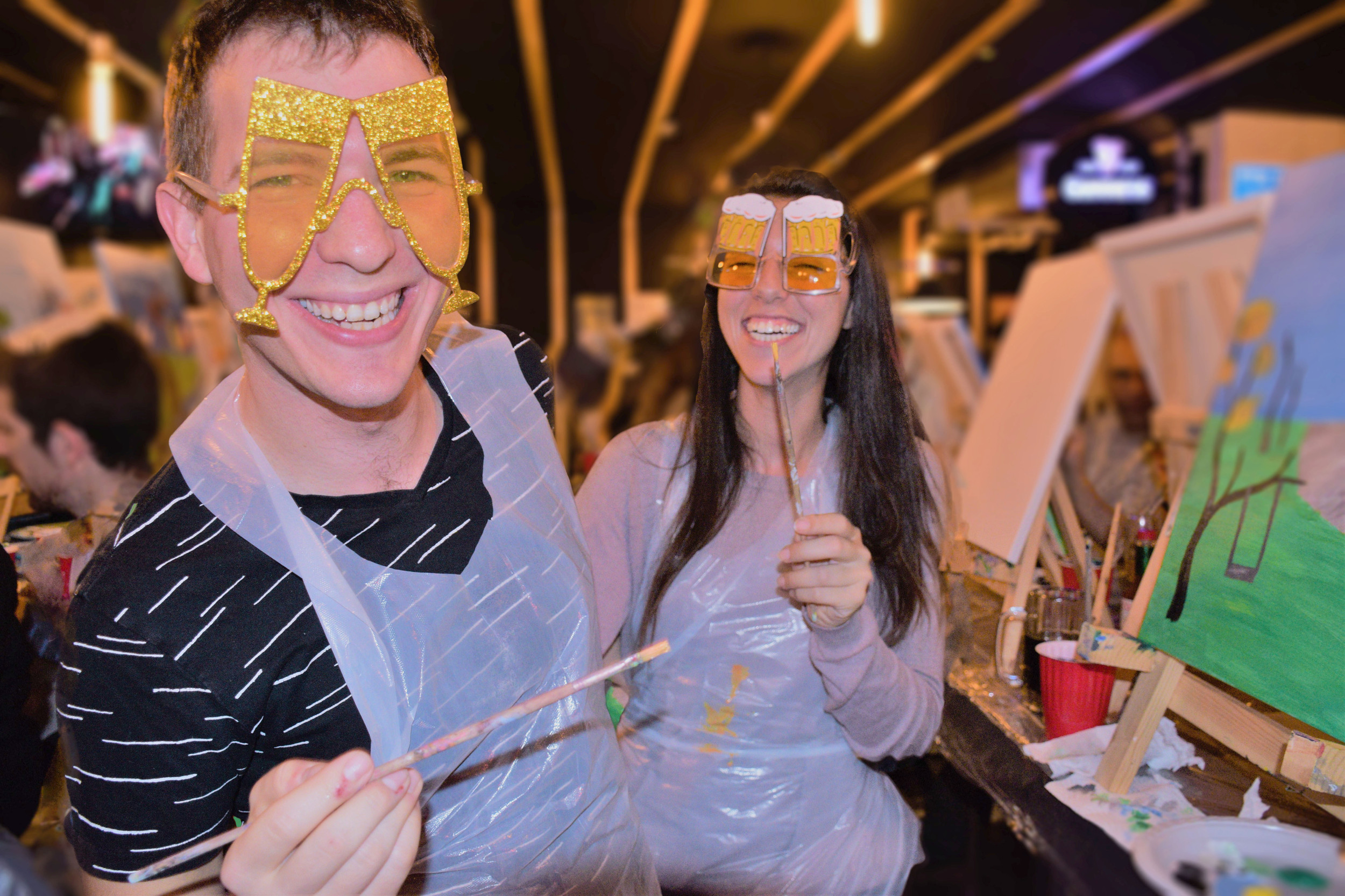 כשבירה ומכחול נפגשים Paint Pub פיינט פאב