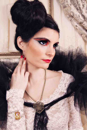 ViktoriyaBankova-Fashionsmall.jpg