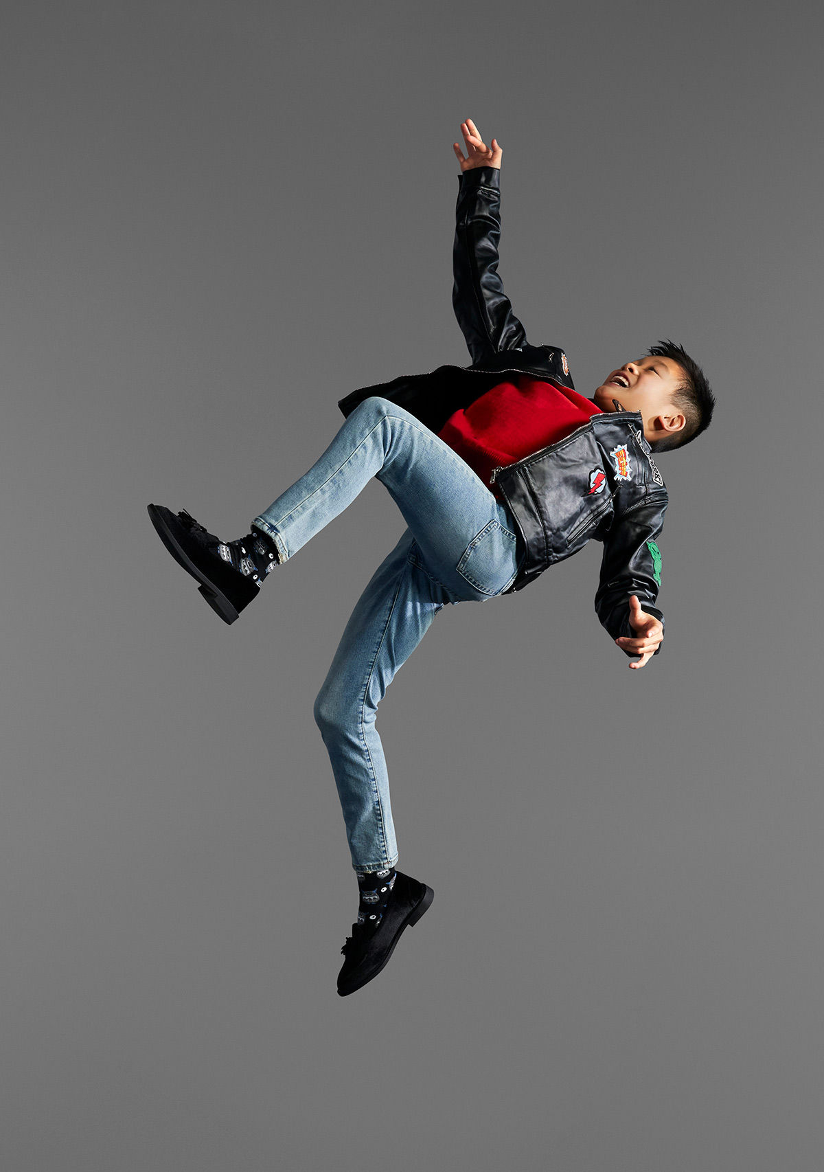 chicago-advertising-photography-producer-child-floating