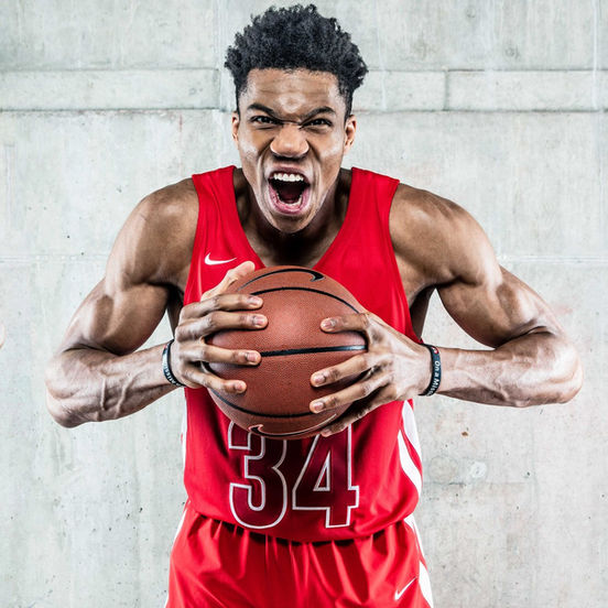 NBA Giannis Antetokounmpo. Men's groomer, Loni Hale