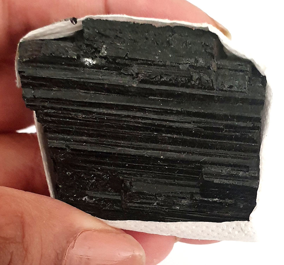 Miniature : tourmaline noire de madagascar