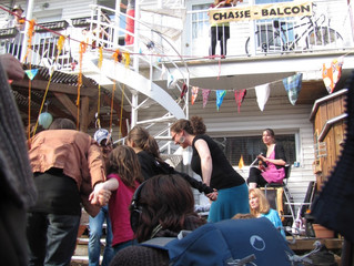 À la recherche du balcon le plus festif du Plateau!