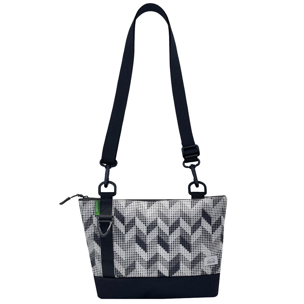 Thumbnail: SAC-016 Sacoche with recycled fabric boat shape