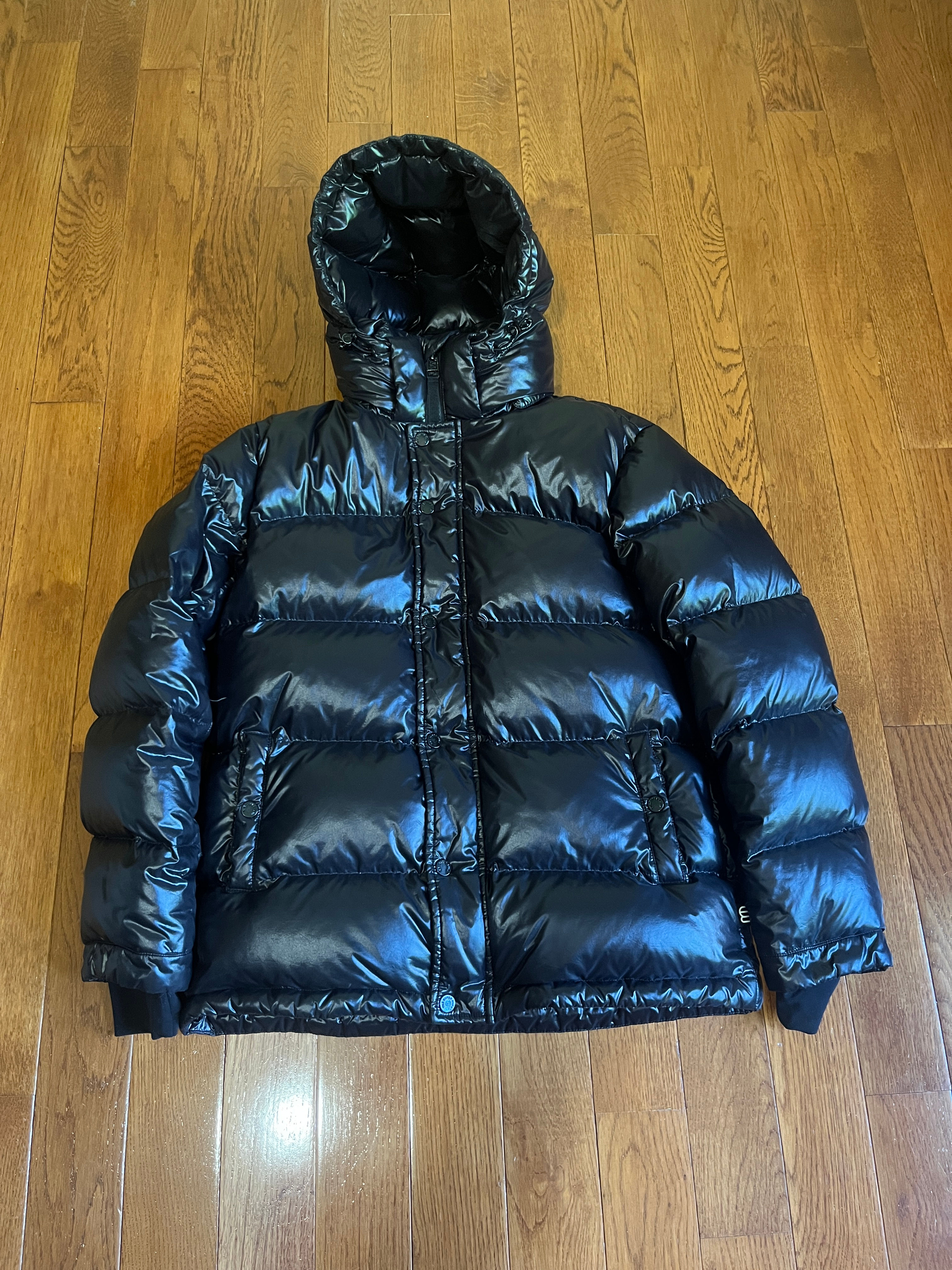 Women's Aritzia Super Puff Puffer Jacket Hi-Gloss Black Sz. S