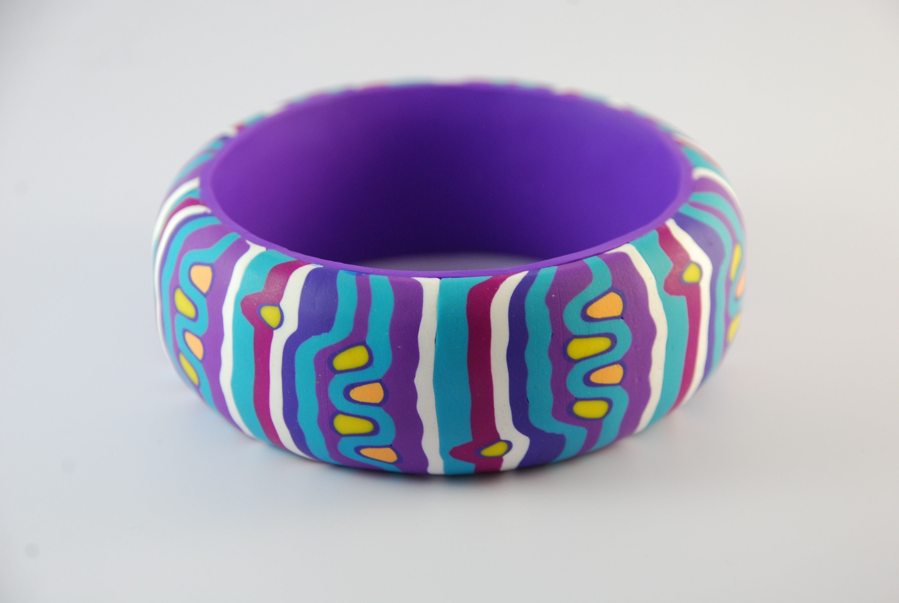 Brazalete Arcilla Polimérica Rayas Azules