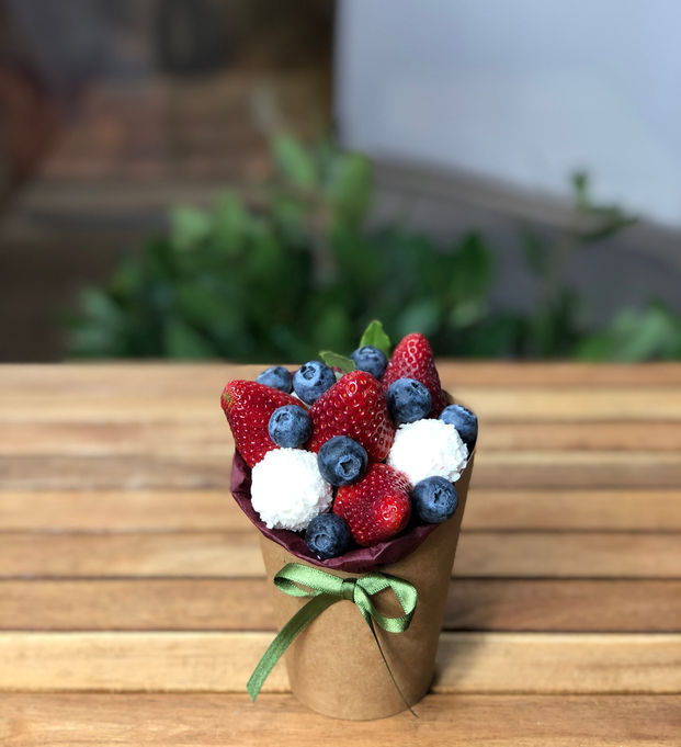 Slatki buket voce Dan zena (3).JPEG