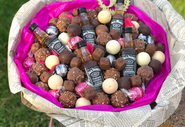 Jestivi slatki buket 14 Jack Daniels Rođendan.JPEG