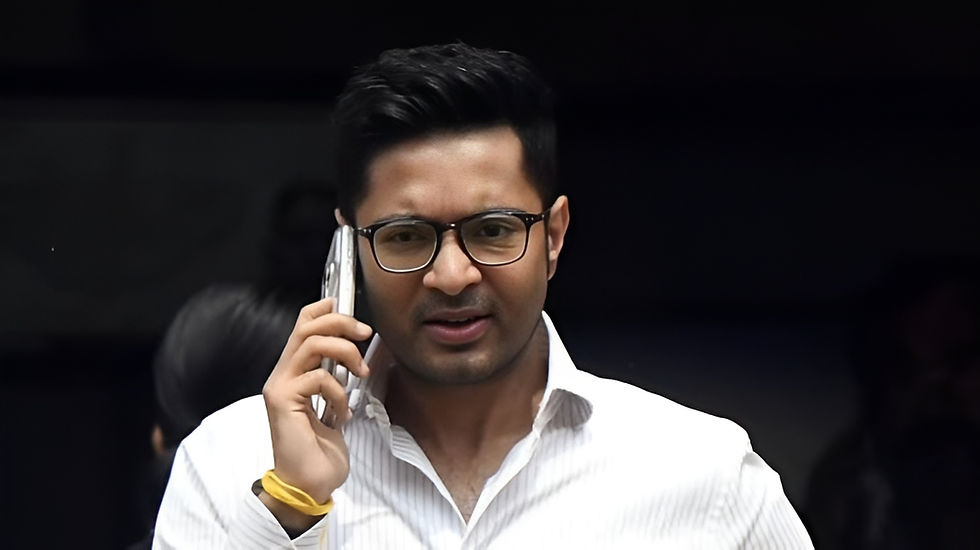 বিলবোর্ড কাণ্ডে ফের তলব অভিষেক বন্দ্যোপাধ্যায়কে! সোমবার শেক্সপিয়র সরণি থানায় হাজিরার নির্দেশ