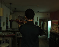 Tacando violin en este hostel de Cordoba hay buena musica