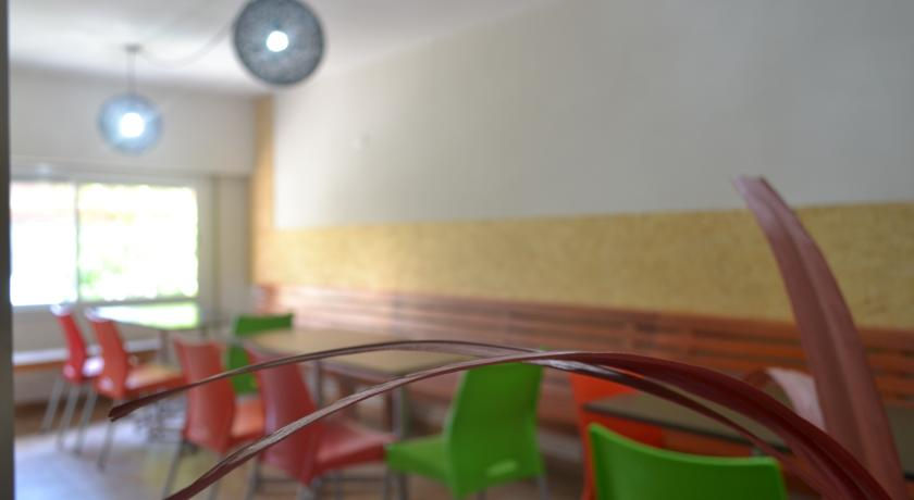 COMEDOR 2 GO HOSTEL CORDOBA.jpg