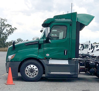 Freightliner Cascadia C-C roof fairing