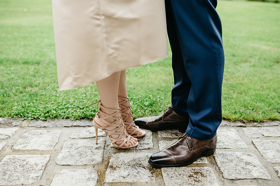 Schuhe von Braut und Bräutigam