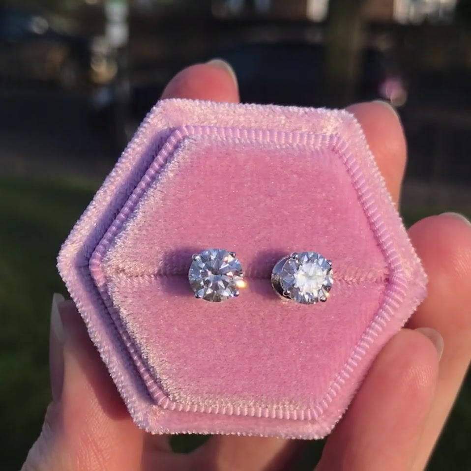Thumbnail: Moissanite Stud Earrings 6.5mm (2ctw)