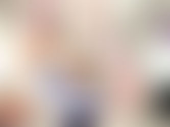 戴祖儀為新城廣播網絡電視MBO TV錄影節目主持兼瑜伽導師思敏教做高難度動作