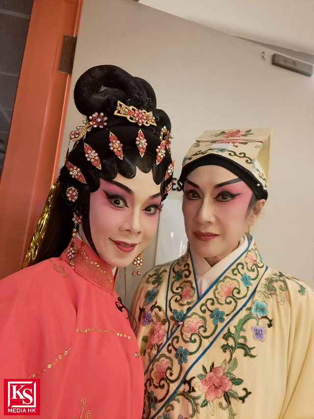 米雪身兼多職籌備各種活動親自率團獅城演出哄動一時載譽歸來