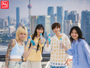 小魏魏嘉瑩最新單曲〈我要把眼淚當汽水〉把挫折當甜點10月3日在Legacy Tera舉行同名演唱會 小魏邀大家一起來乾杯!