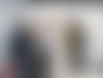 新城《Z世代咪高峰會》主持T.MAX、JY訪問洪助昇升呢導演險客死異鄉何佩新歌描述人生像喜劇