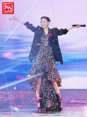 張柏芝生日夜唱響經典曲目溫情滿場   觸動內心潸然淚下