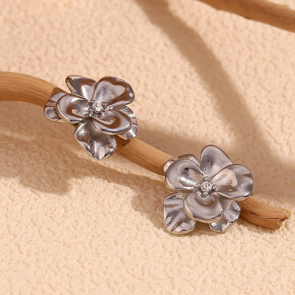 Thumbnail: ROSELLE RETRO DOUBLE FLOWER (SILVER, 18K GOLD) STUD EARRINGS