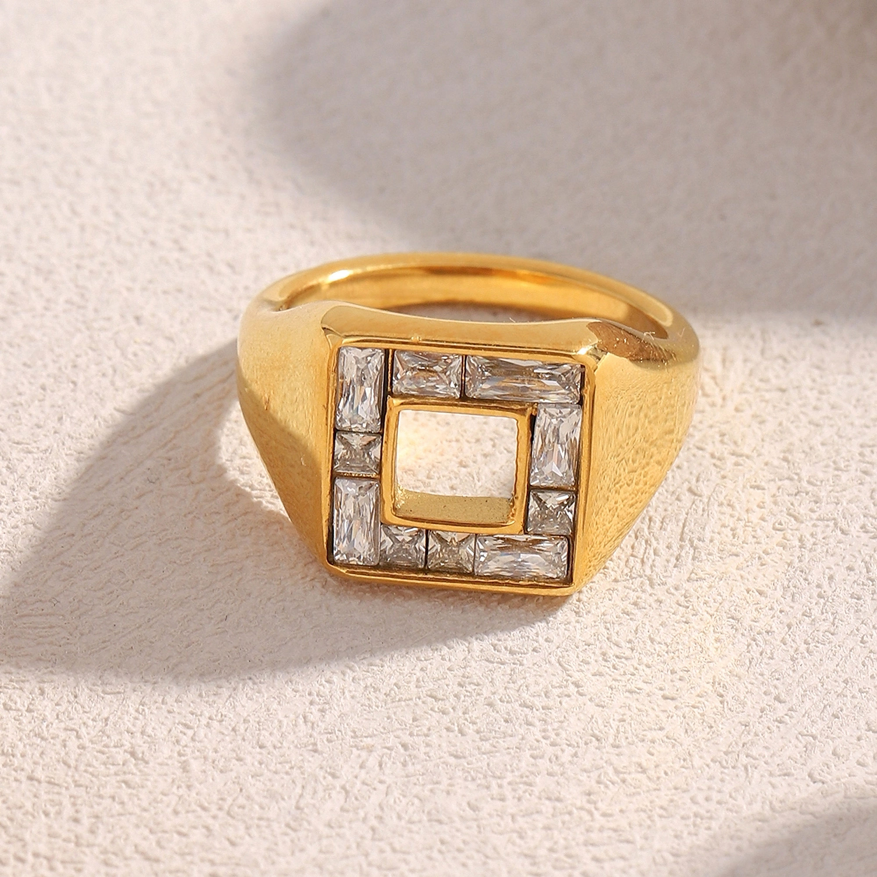 Roselle Hollow Square Pave CZ (18K G) Ring