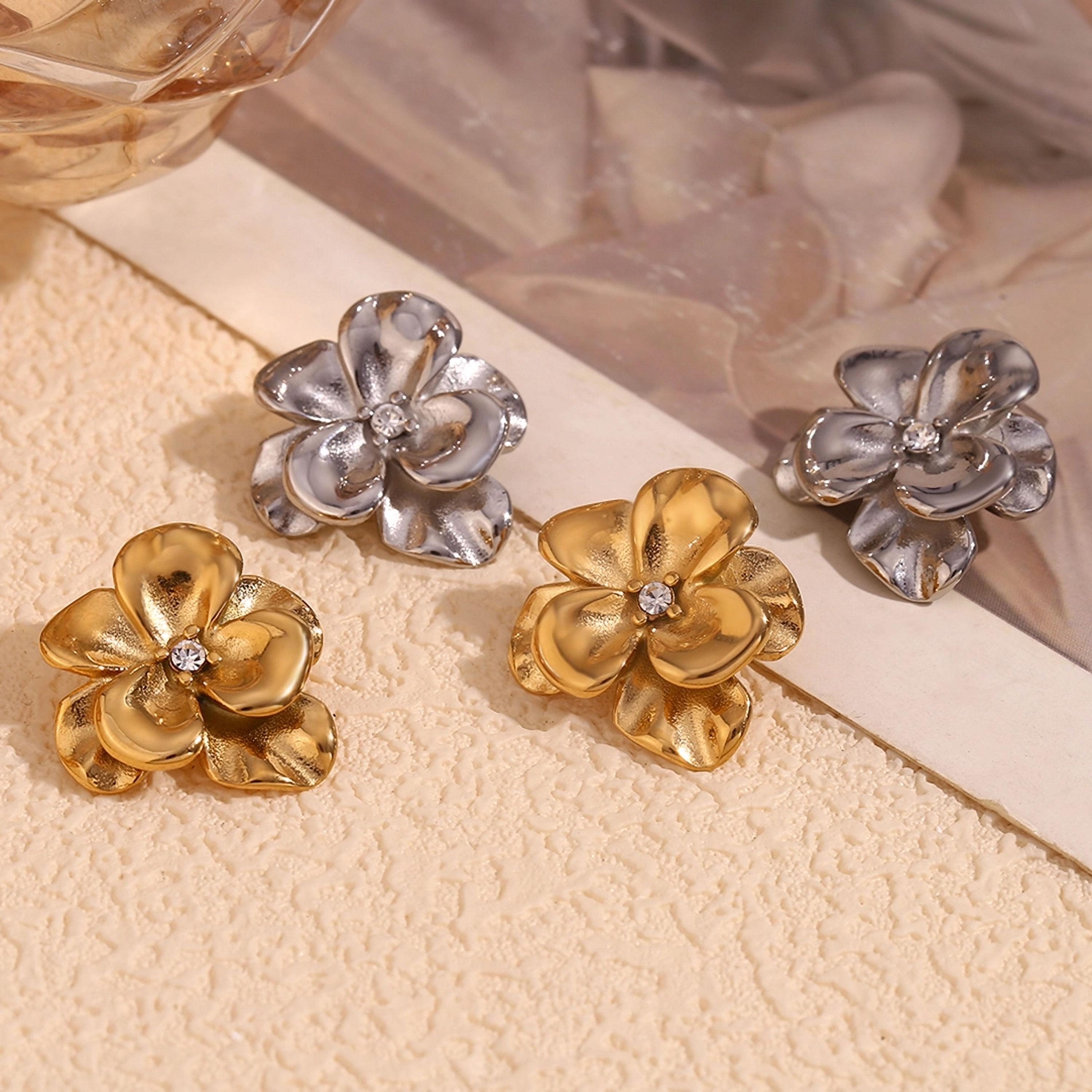 ROSELLE RETRO DOUBLE FLOWER (SILVER, 18K GOLD) STUD EARRINGS