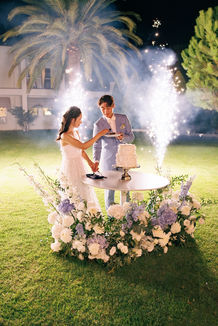 wedding cake cut, chinese wedding couple crete, villa casa scordilli, weddings by moments