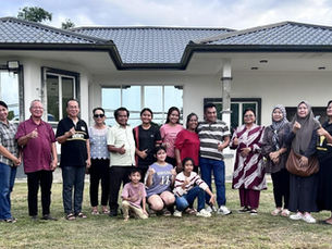 JOHARI SAMBUT HARI JADI CUCU