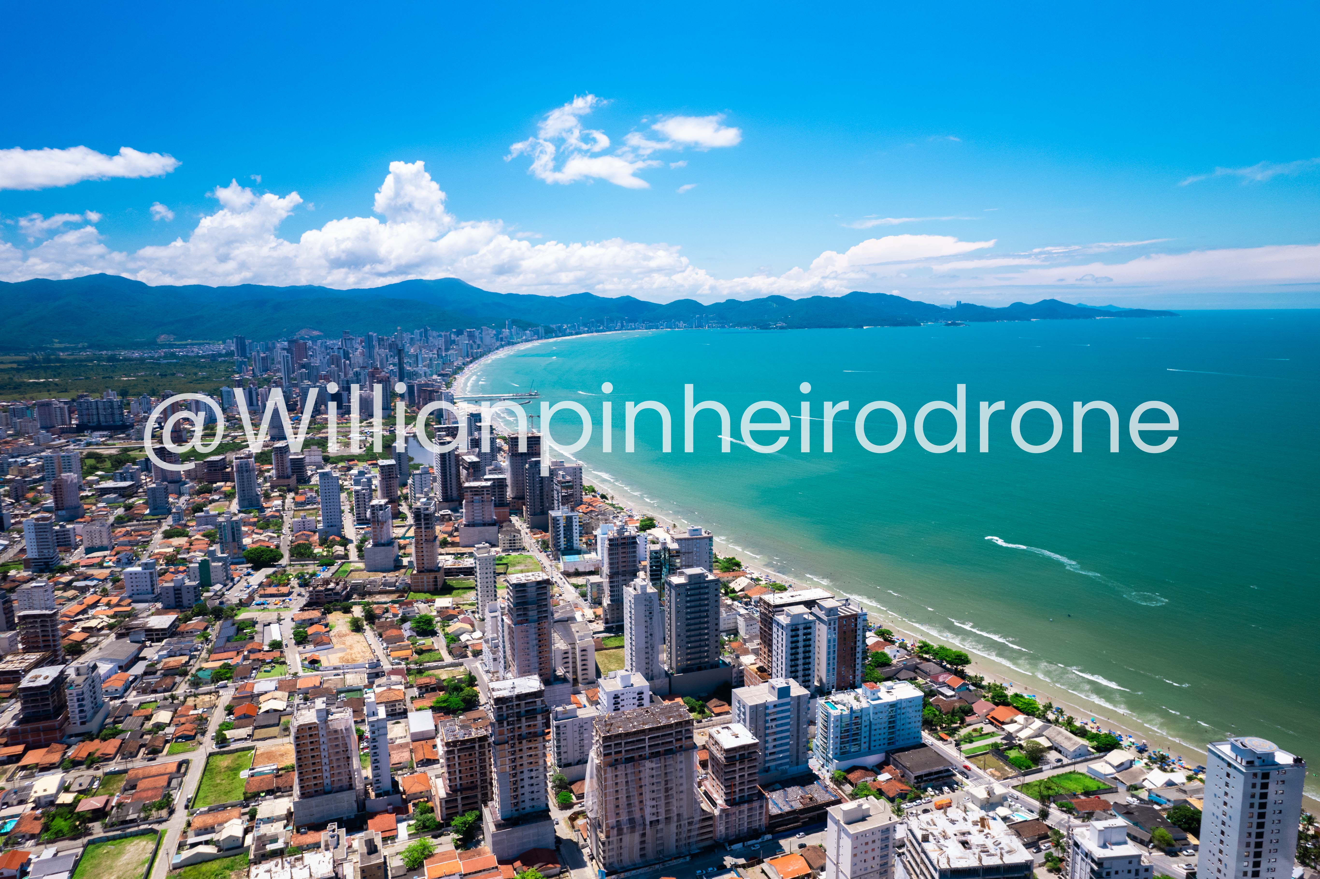 Foto aérea do Balneário Perequê - Porto Belo