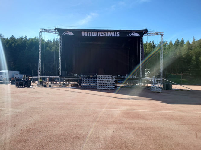 mobiililava, mobiililava XXL, Esiintymislava, 14x12m, äänentoisto, tapahtumatekniikka, valaistus, esitystekniikka