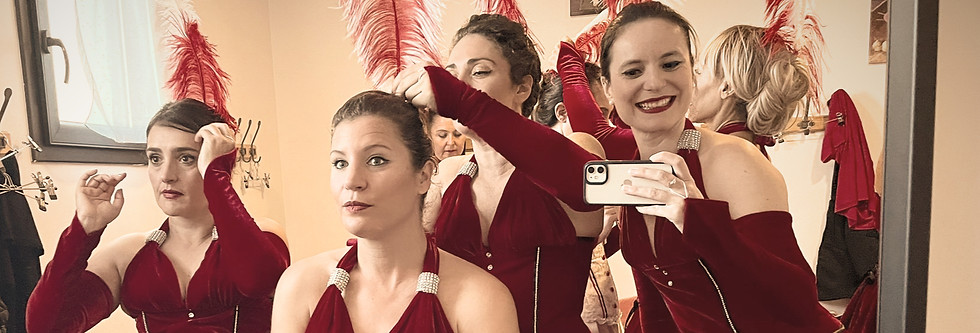 Femmes en stage de danse cabaret à Montpellier – bienveillance et confiance