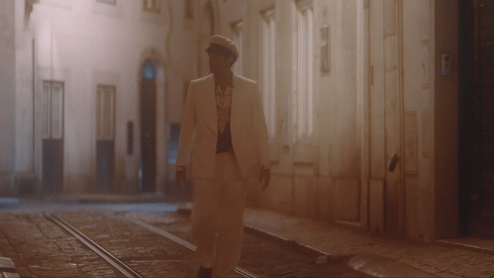 BRILLER_EXTRAIT 6.gif