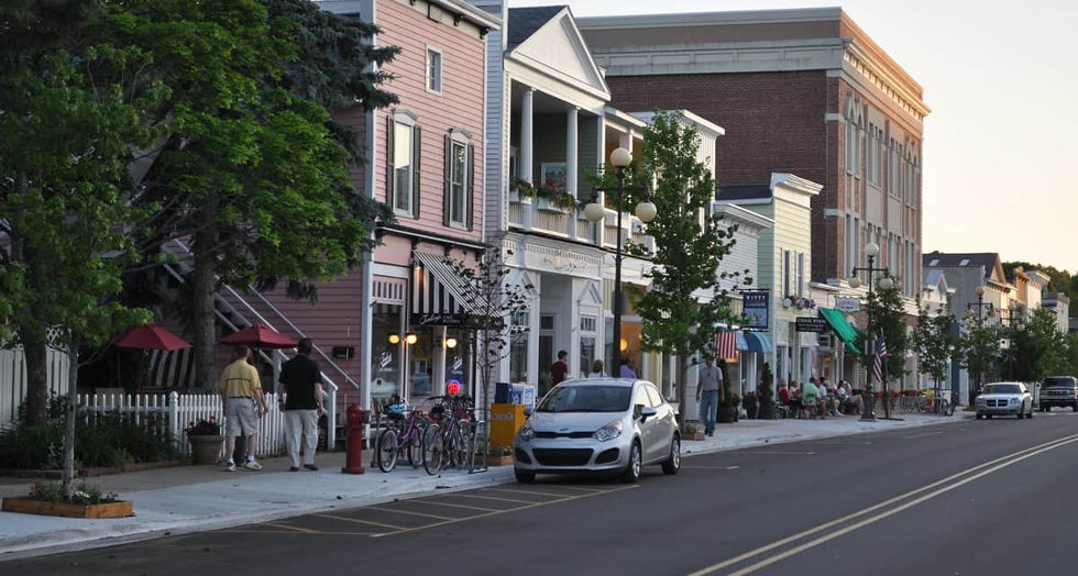 20210216064126_small-towns-michigan-harbor-springs.jpg