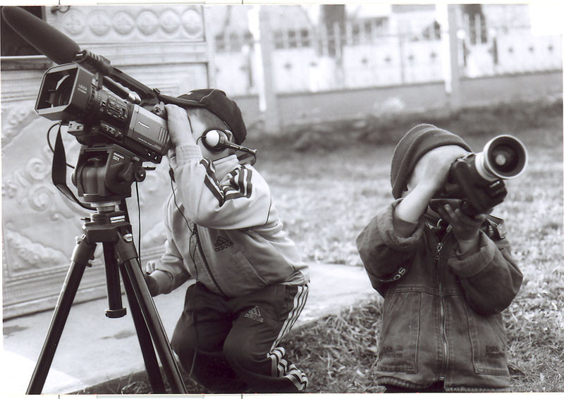 kidswithcamera01.jpg