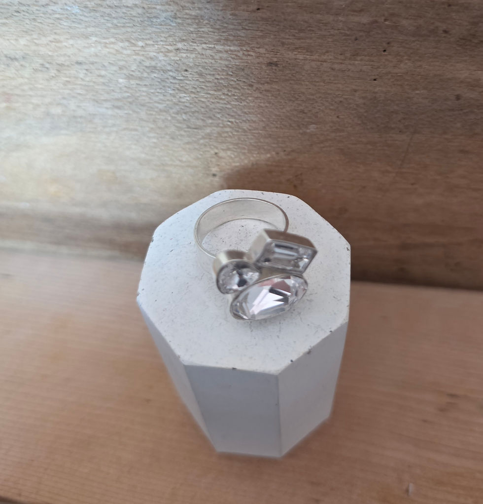 Thumbnail: Anillo Plata creado con cristales de Swarovski