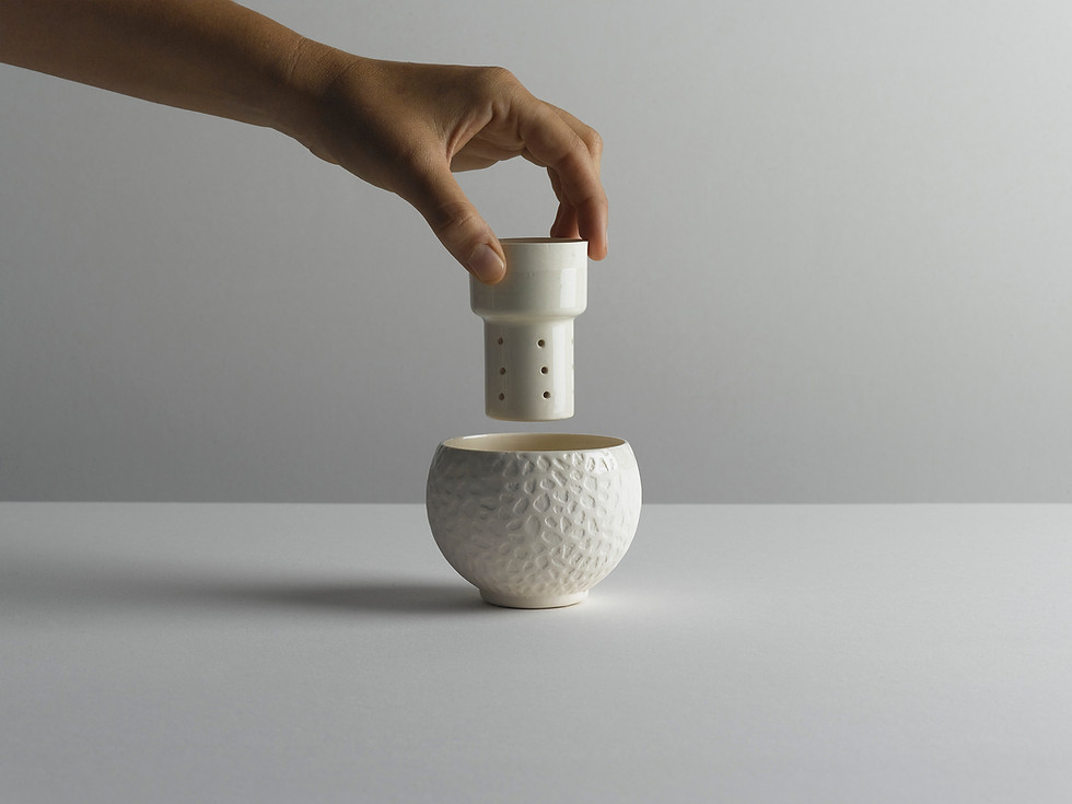 Tea Moment White ceramic tea set for two with infusers
