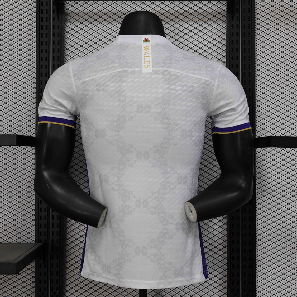 Thumbnail: Real Madrid x Comma Football 2025 Kit
