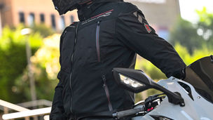 Rider in new LS2 Dragon
